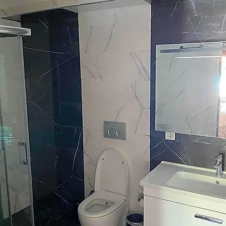 Astoria Life Ξενοδοχείο İcmeler